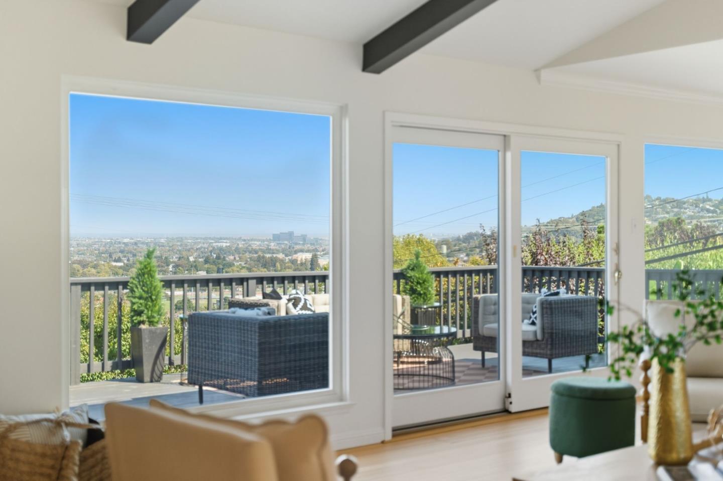 Detail Gallery Image 14 of 79 For 990 31st Ave, San Mateo,  CA 94403 - 4 Beds | 3 Baths