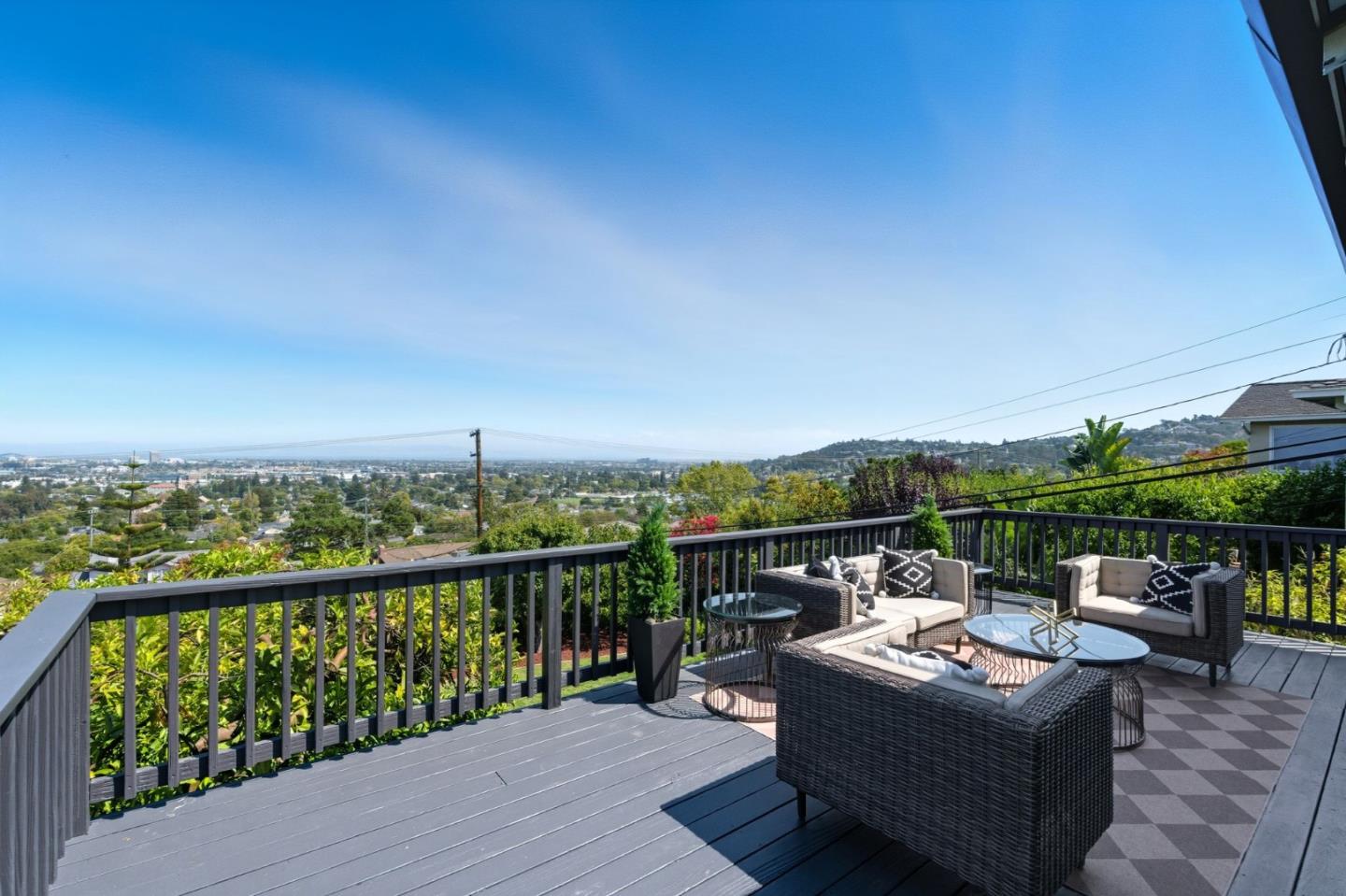 Detail Gallery Image 25 of 79 For 990 31st Ave, San Mateo,  CA 94403 - 4 Beds | 3 Baths