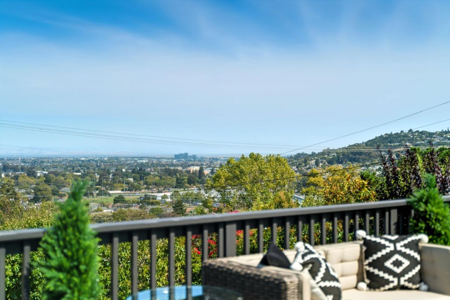 Detail Gallery Image 26 of 79 For 990 31st Ave, San Mateo,  CA 94403 - 4 Beds | 3 Baths