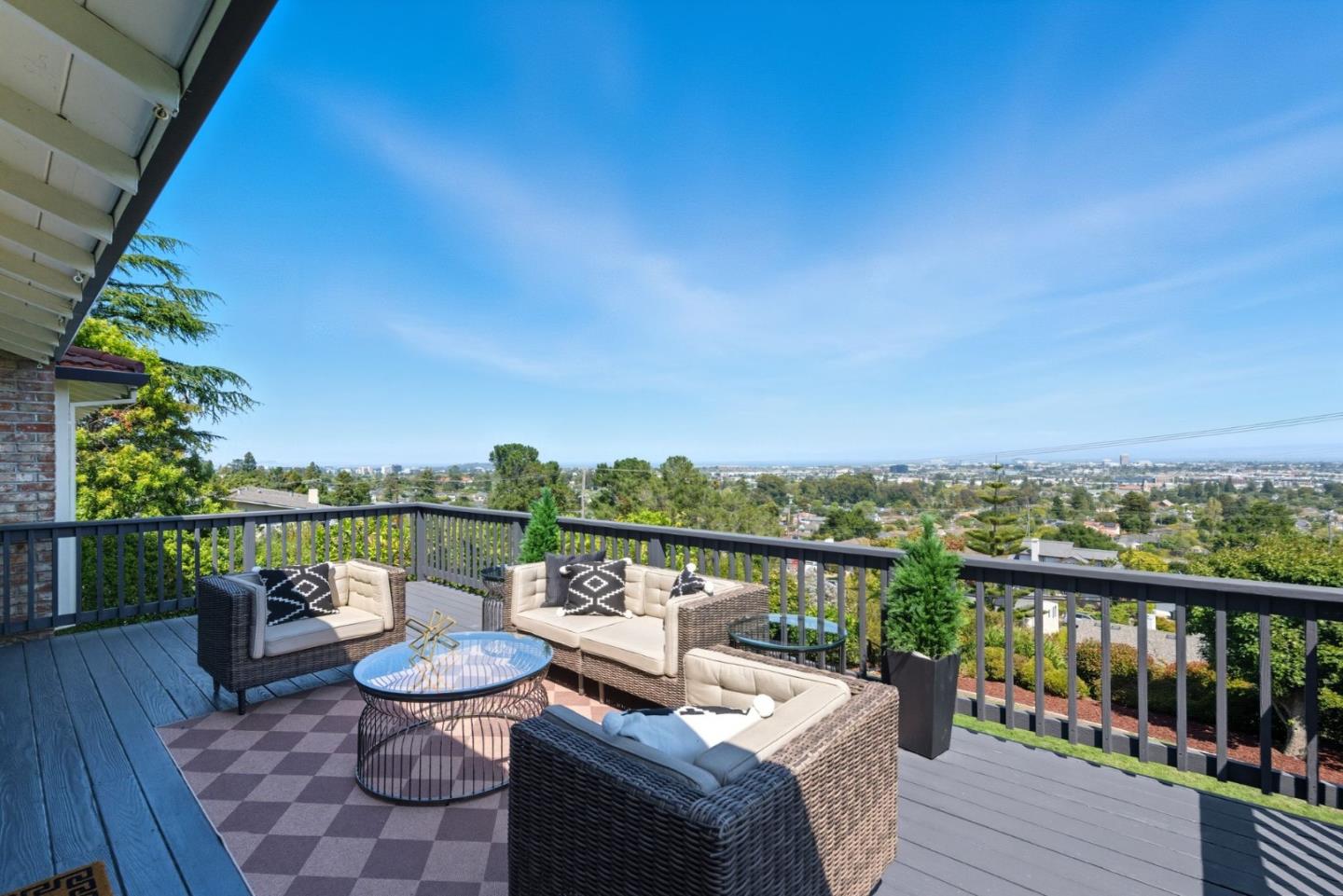 Detail Gallery Image 27 of 79 For 990 31st Ave, San Mateo,  CA 94403 - 4 Beds | 3 Baths
