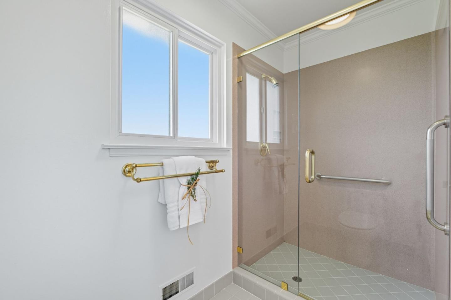 Detail Gallery Image 42 of 79 For 990 31st Ave, San Mateo,  CA 94403 - 4 Beds | 3 Baths