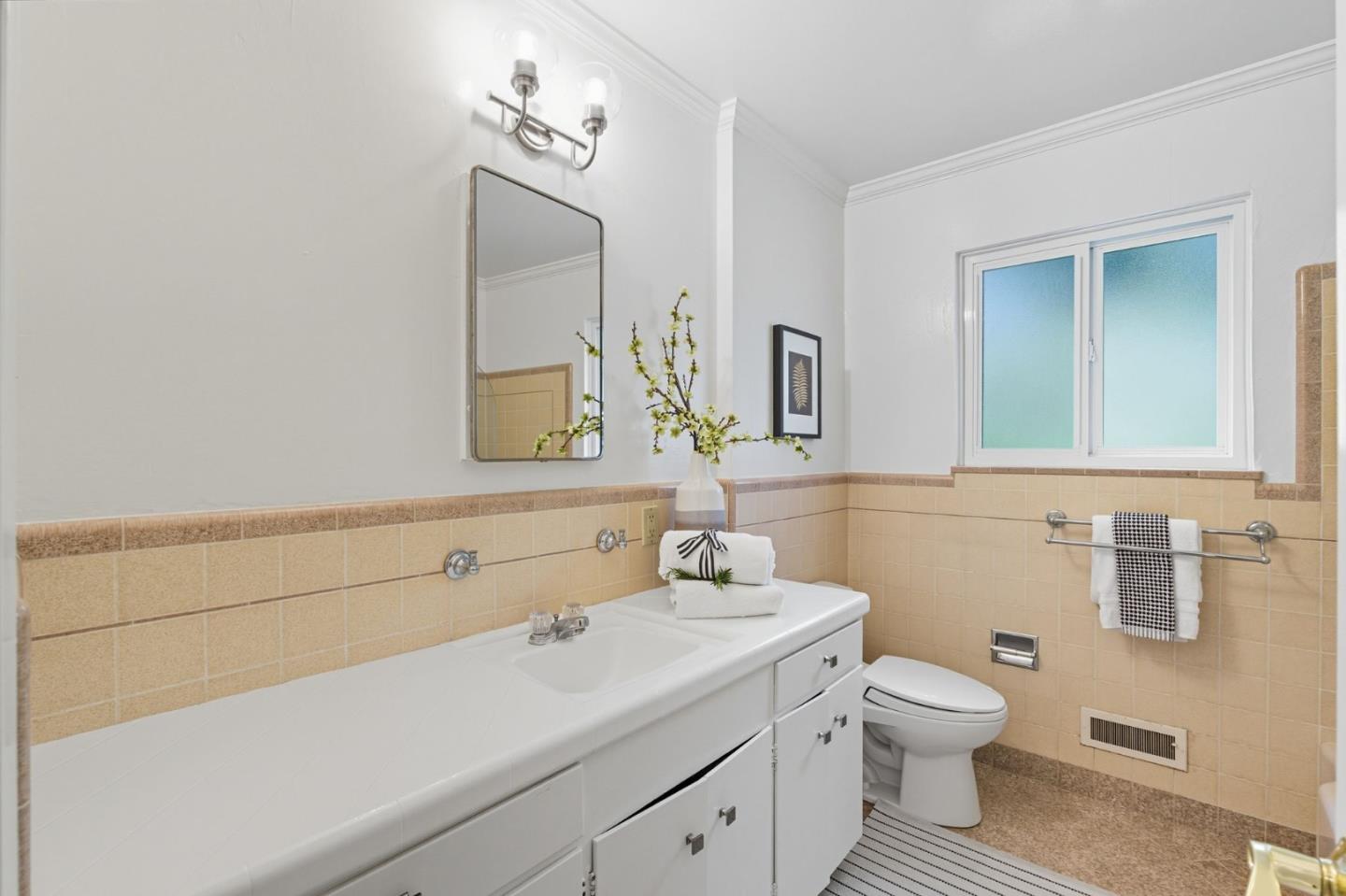 Detail Gallery Image 46 of 79 For 990 31st Ave, San Mateo,  CA 94403 - 4 Beds | 3 Baths
