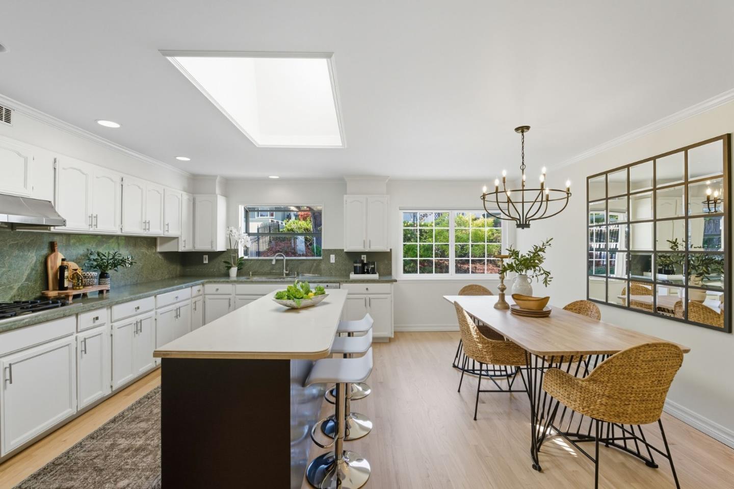 Detail Gallery Image 8 of 79 For 990 31st Ave, San Mateo,  CA 94403 - 4 Beds | 3 Baths