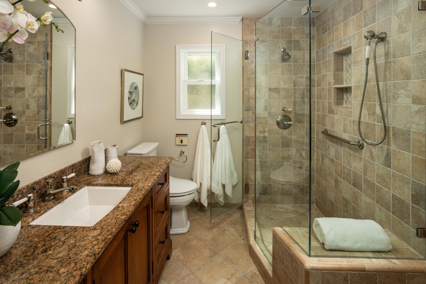 Detail Gallery Image 12 of 25 For 414 Laurel Ave, Menlo Park,  CA 94025 - 4 Beds | 2 Baths