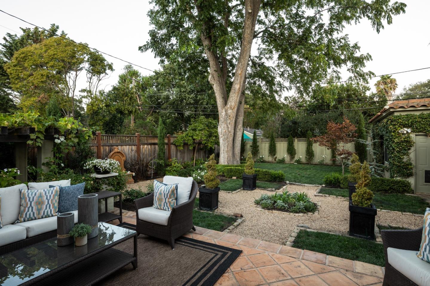 Detail Gallery Image 18 of 25 For 414 Laurel Ave, Menlo Park,  CA 94025 - 4 Beds | 2 Baths