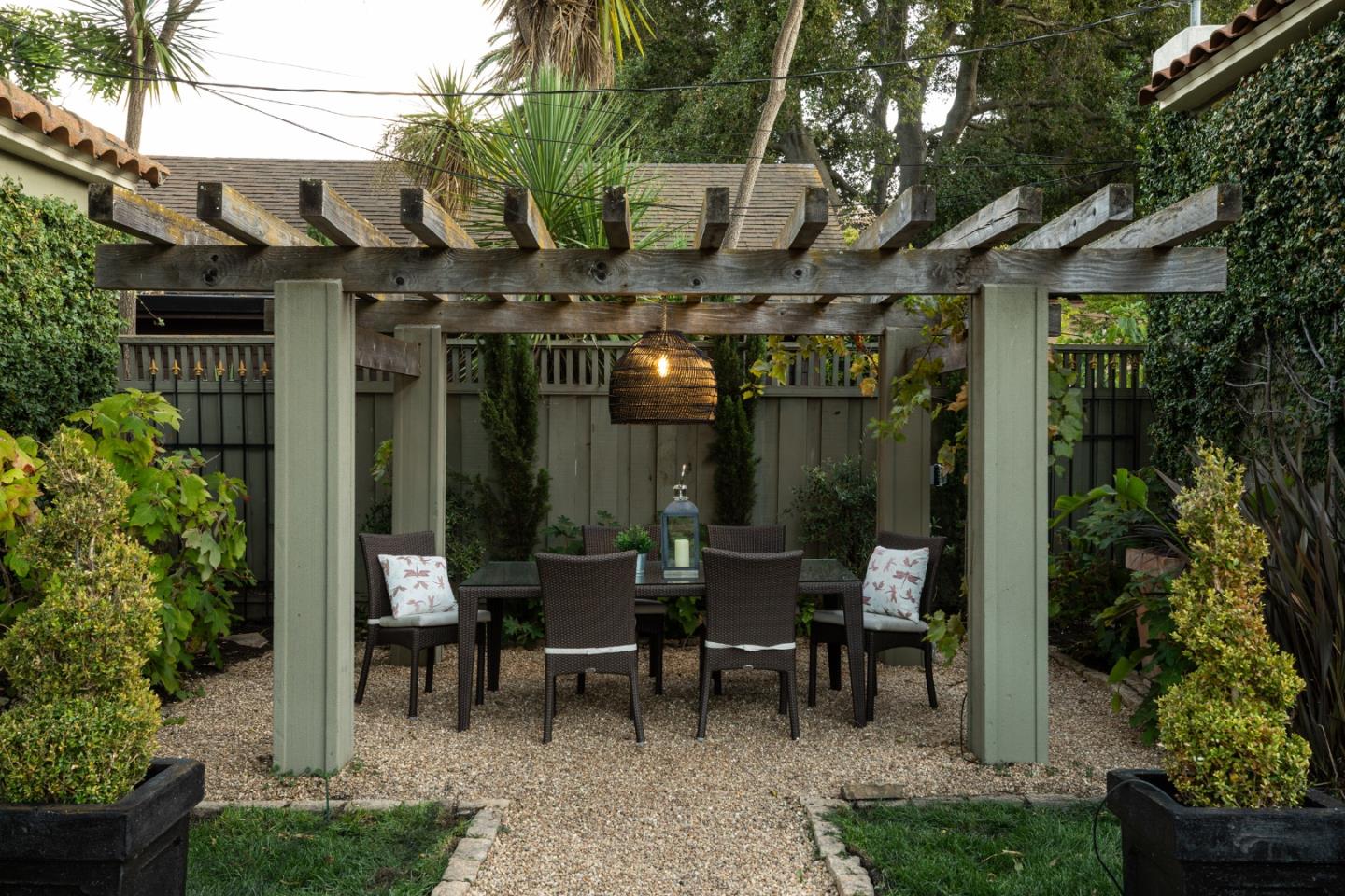 Detail Gallery Image 20 of 25 For 414 Laurel Ave, Menlo Park,  CA 94025 - 4 Beds | 2 Baths