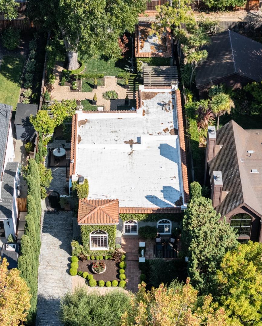 Detail Gallery Image 22 of 25 For 414 Laurel Ave, Menlo Park,  CA 94025 - 4 Beds | 2 Baths