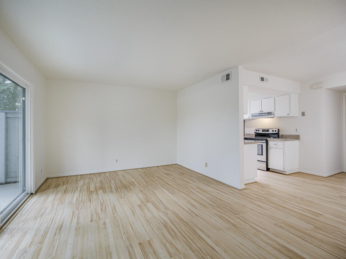 Detail Gallery Image 4 of 36 For 1925 46th Ave #71,  Capitola,  CA 95010 - 1 Beds | 1 Baths