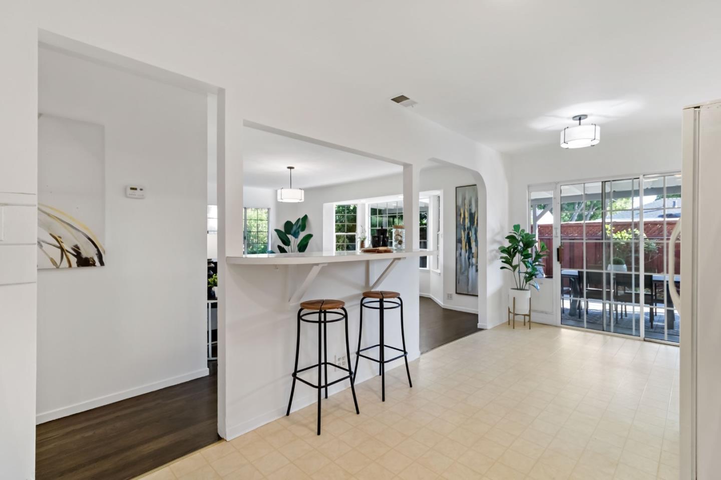 Detail Gallery Image 14 of 52 For 22 Wayne Ct, Redwood City,  CA 94063 - 4 Beds | 3 Baths