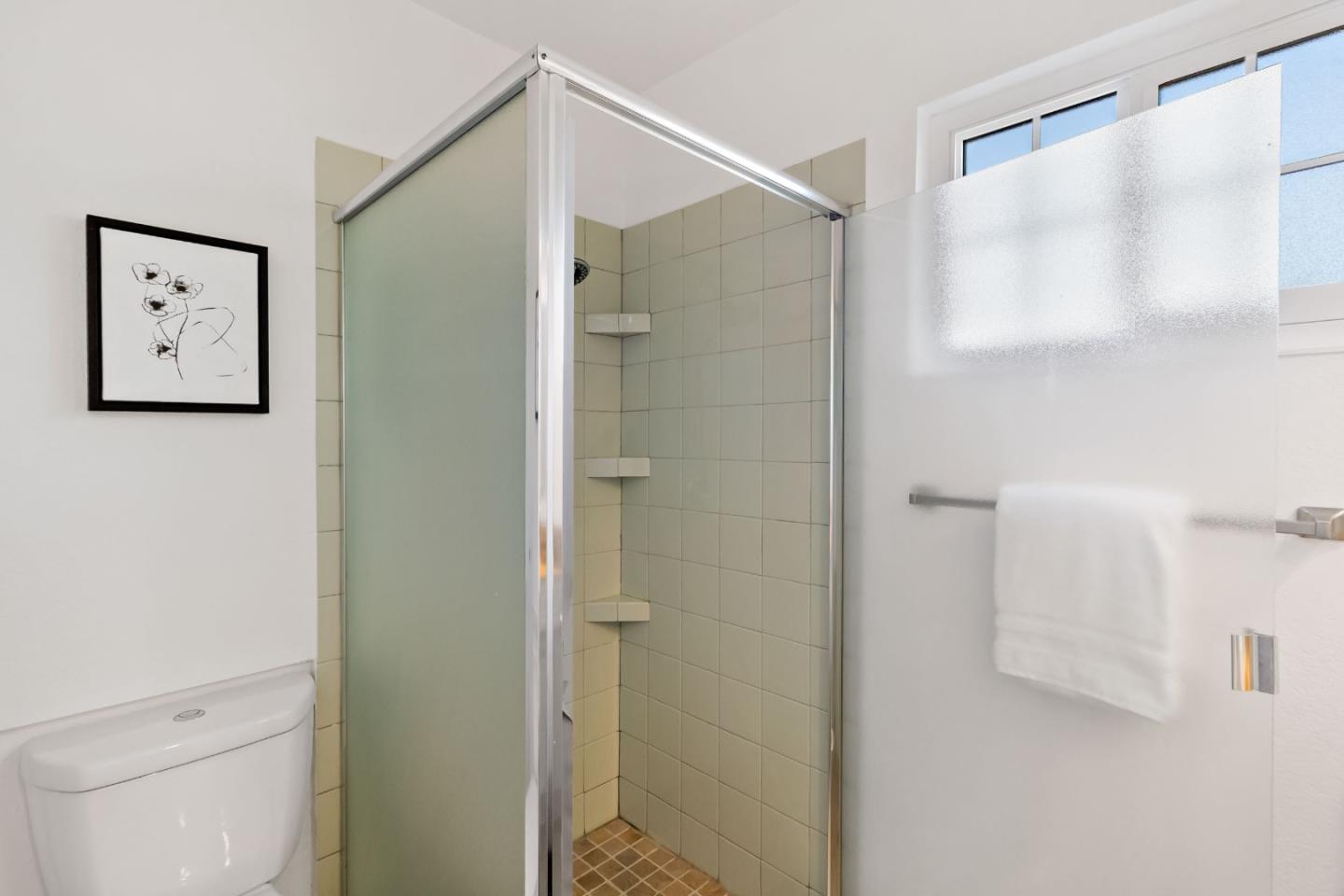 Detail Gallery Image 21 of 52 For 22 Wayne Ct, Redwood City,  CA 94063 - 4 Beds | 3 Baths