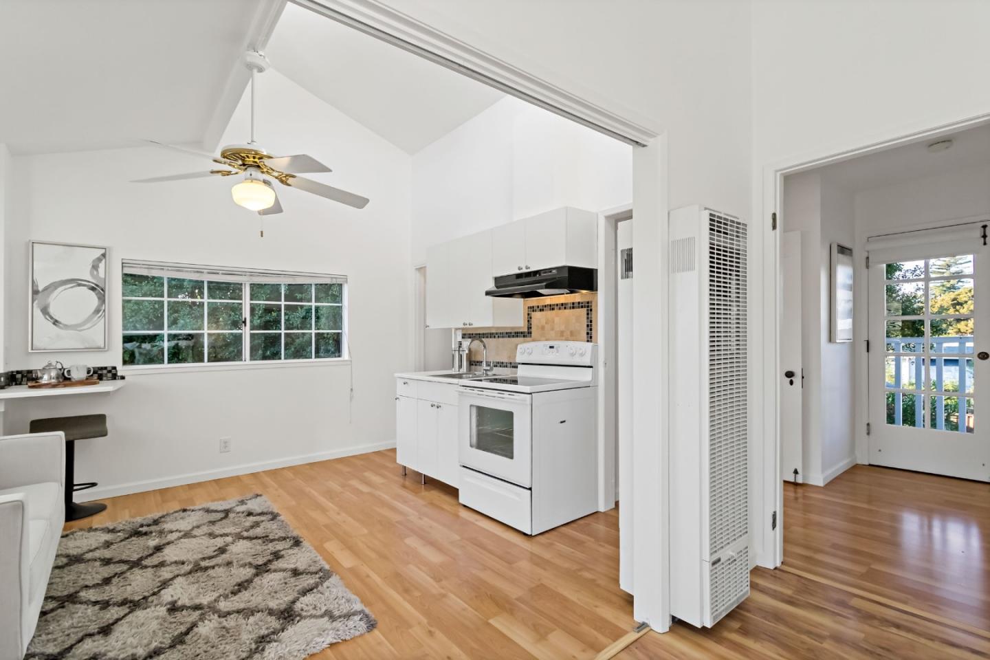 Detail Gallery Image 30 of 52 For 22 Wayne Ct, Redwood City,  CA 94063 - 4 Beds | 3 Baths