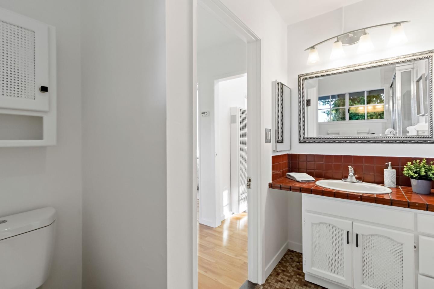 Detail Gallery Image 36 of 52 For 22 Wayne Ct, Redwood City,  CA 94063 - 4 Beds | 3 Baths