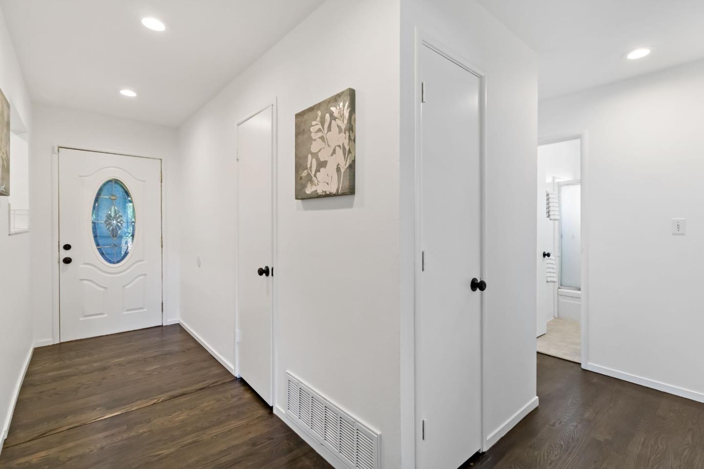 Detail Gallery Image 5 of 52 For 22 Wayne Ct, Redwood City,  CA 94063 - 4 Beds | 3 Baths