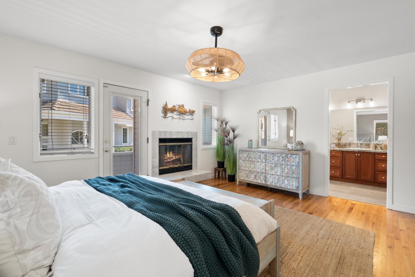 Detail Gallery Image 11 of 59 For 152 Frederick St, Santa Cruz,  CA 95062 - 2 Beds | 3 Baths