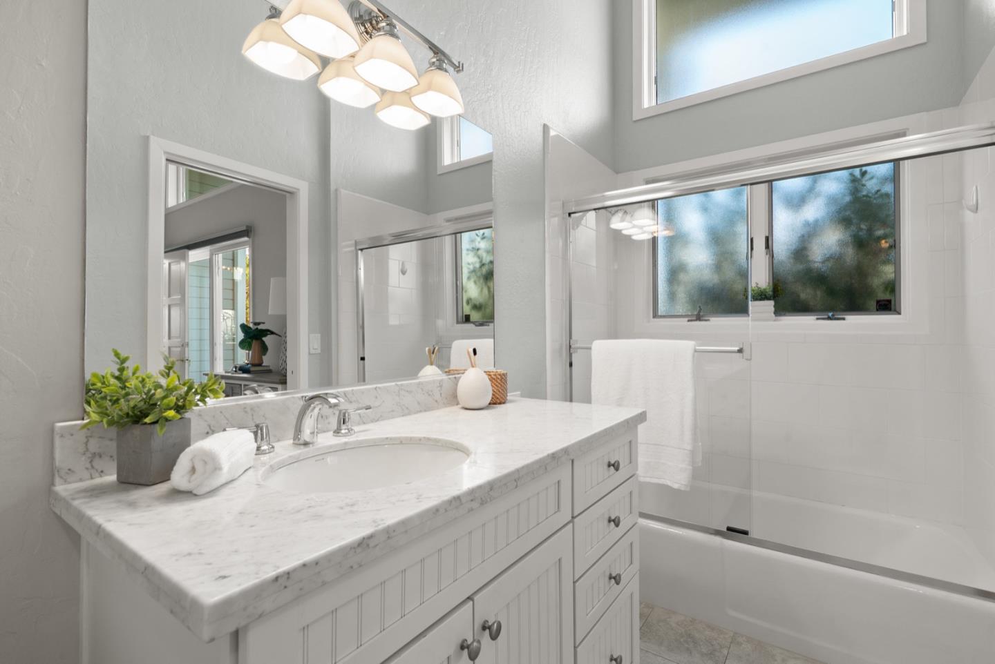 Detail Gallery Image 12 of 59 For 152 Frederick St, Santa Cruz,  CA 95062 - 2 Beds | 3 Baths