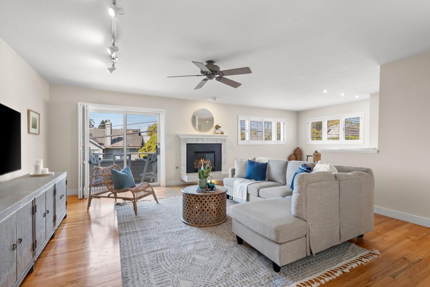 Detail Gallery Image 28 of 59 For 152 Frederick St, Santa Cruz,  CA 95062 - 2 Beds | 3 Baths