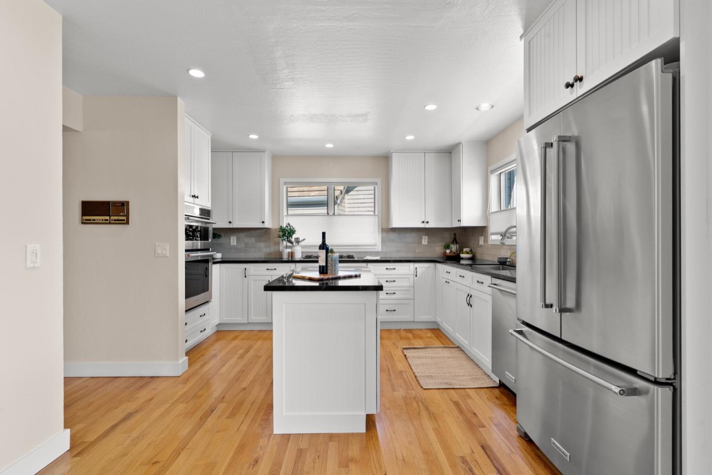 Detail Gallery Image 3 of 59 For 152 Frederick St, Santa Cruz,  CA 95062 - 2 Beds | 3 Baths
