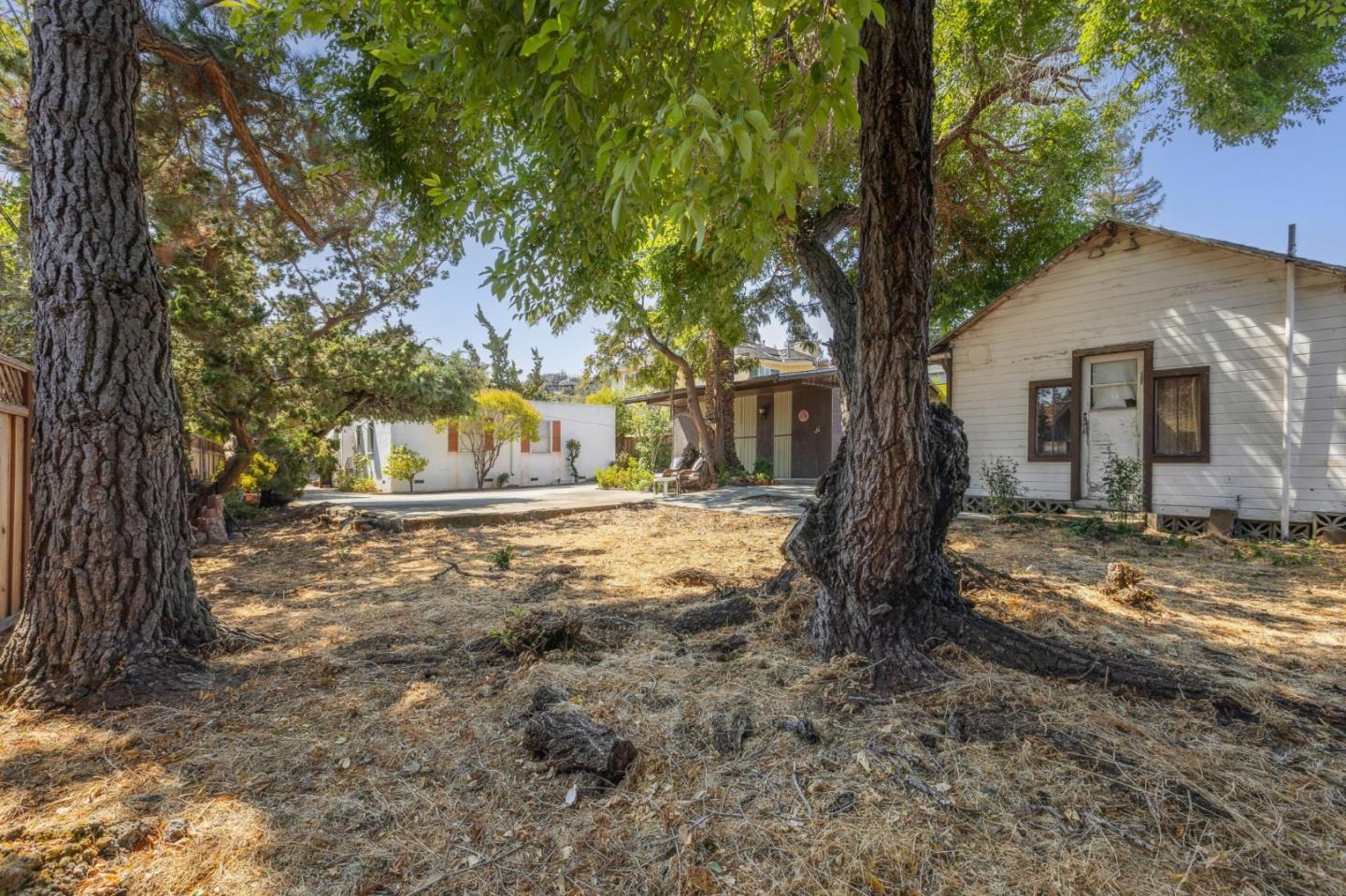 Detail Gallery Image 13 of 15 For 206 Scenic Dr, Redwood City,  CA 94062 - 3 Beds | 1 Baths