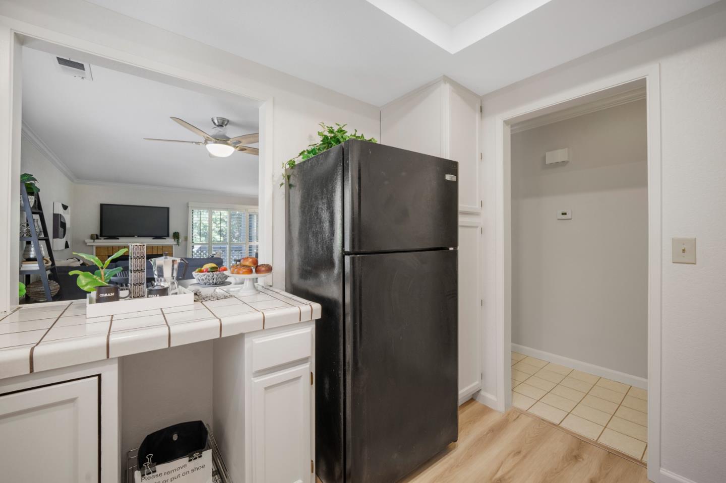 Detail Gallery Image 13 of 26 For 1555 Hecker Pass Rd #D201,  Gilroy,  CA 95020 - 2 Beds | 1/1 Baths