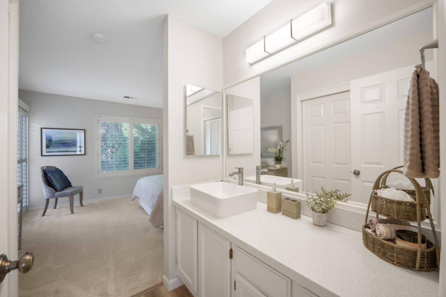 Detail Gallery Image 17 of 26 For 1555 Hecker Pass Rd #D201,  Gilroy,  CA 95020 - 2 Beds | 1/1 Baths