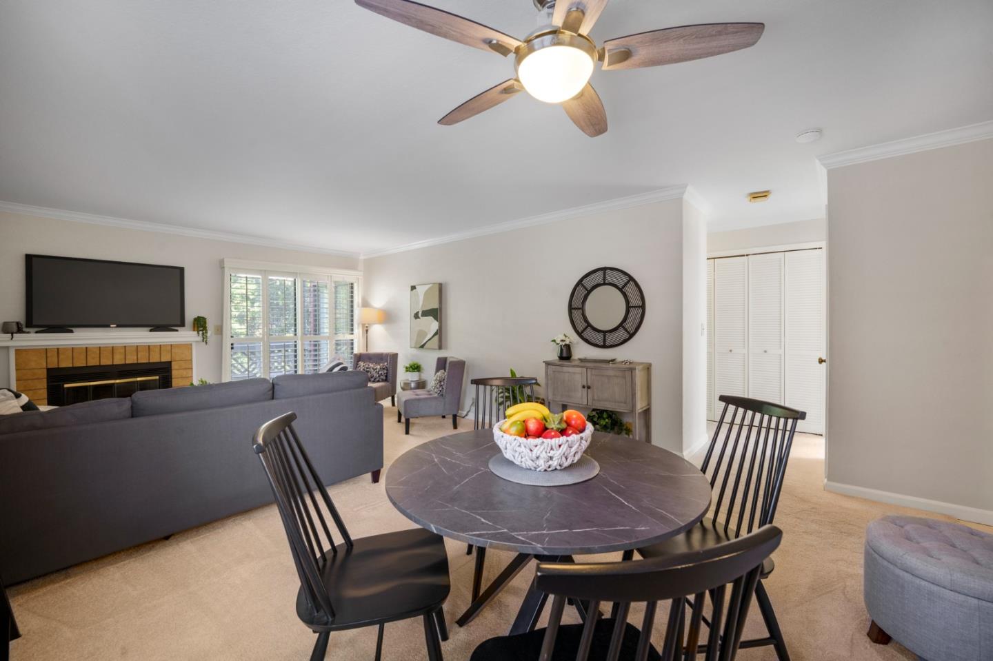 Detail Gallery Image 6 of 26 For 1555 Hecker Pass Rd #D201,  Gilroy,  CA 95020 - 2 Beds | 1/1 Baths