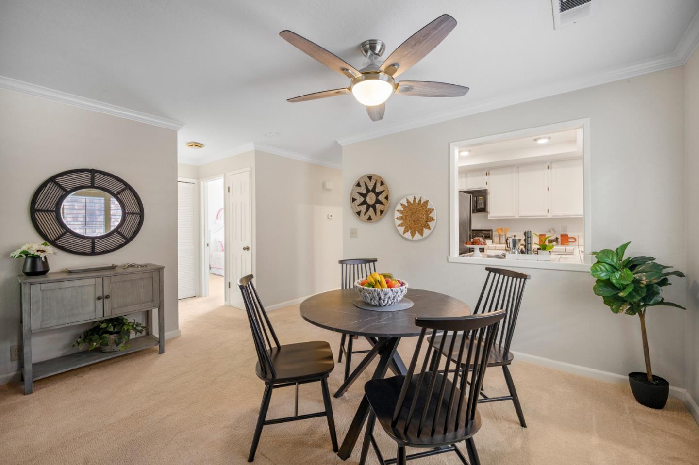 Detail Gallery Image 8 of 26 For 1555 Hecker Pass Rd #D201,  Gilroy,  CA 95020 - 2 Beds | 1/1 Baths