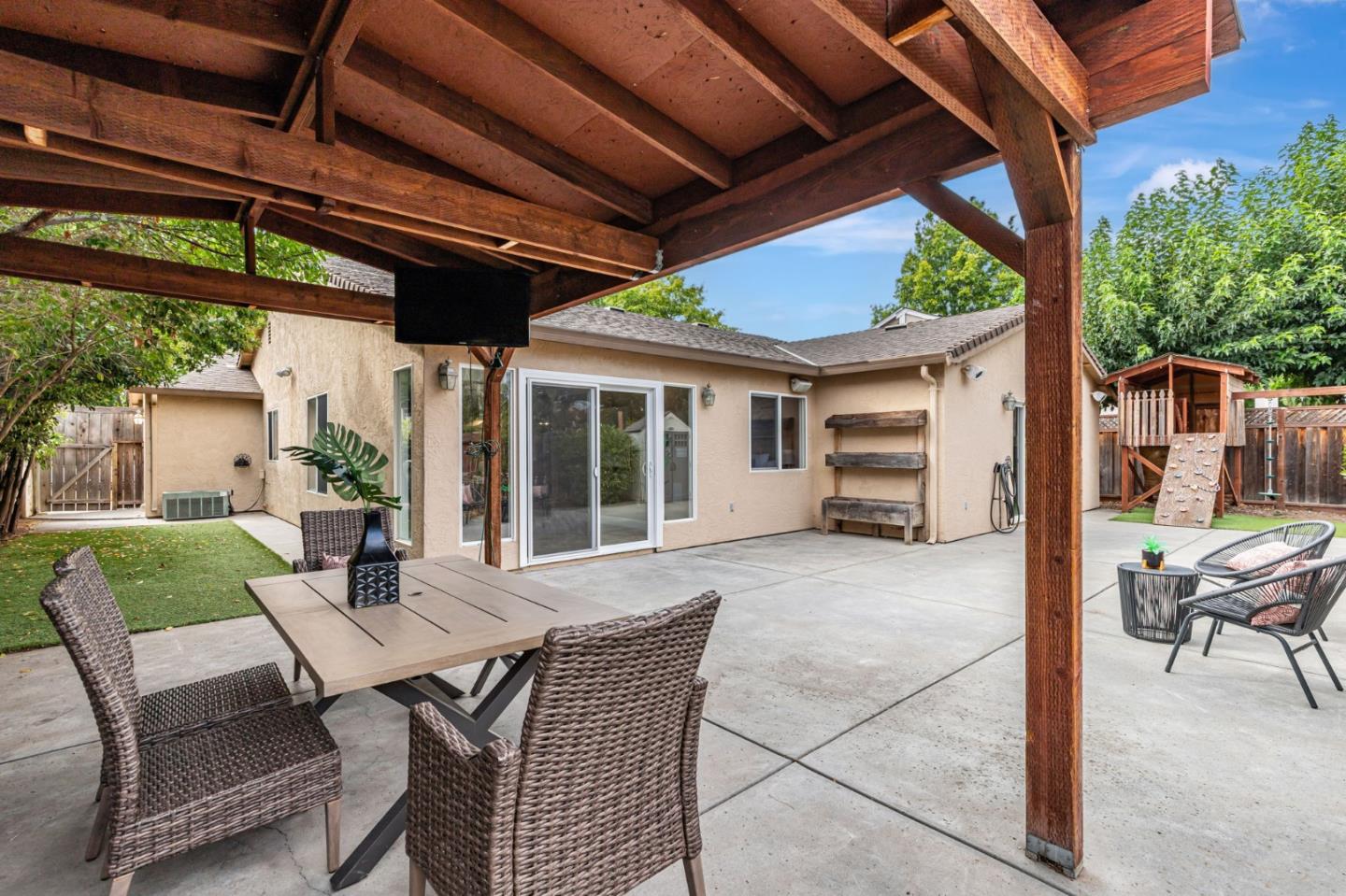 Detail Gallery Image 35 of 54 For 9214 Orinda Way, Gilroy,  CA 95020 - 4 Beds | 2 Baths