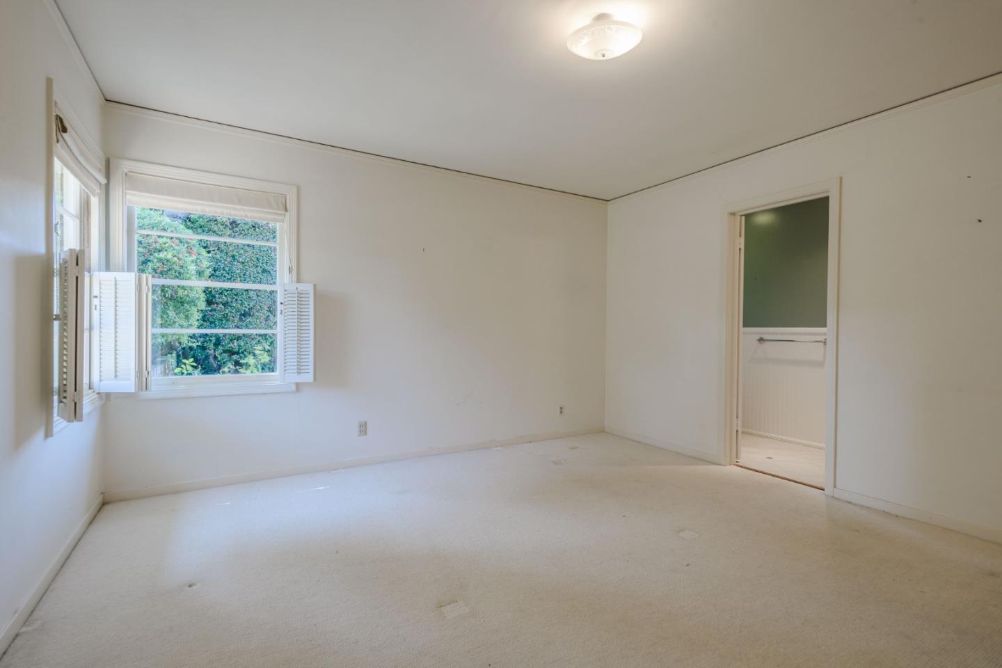 Detail Gallery Image 10 of 21 For 2120 Redington Rd, Hillsborough,  CA 94010 - 4 Beds | 4 Baths
