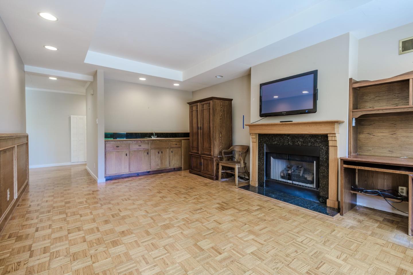 Detail Gallery Image 7 of 21 For 2120 Redington Rd, Hillsborough,  CA 94010 - 4 Beds | 4 Baths