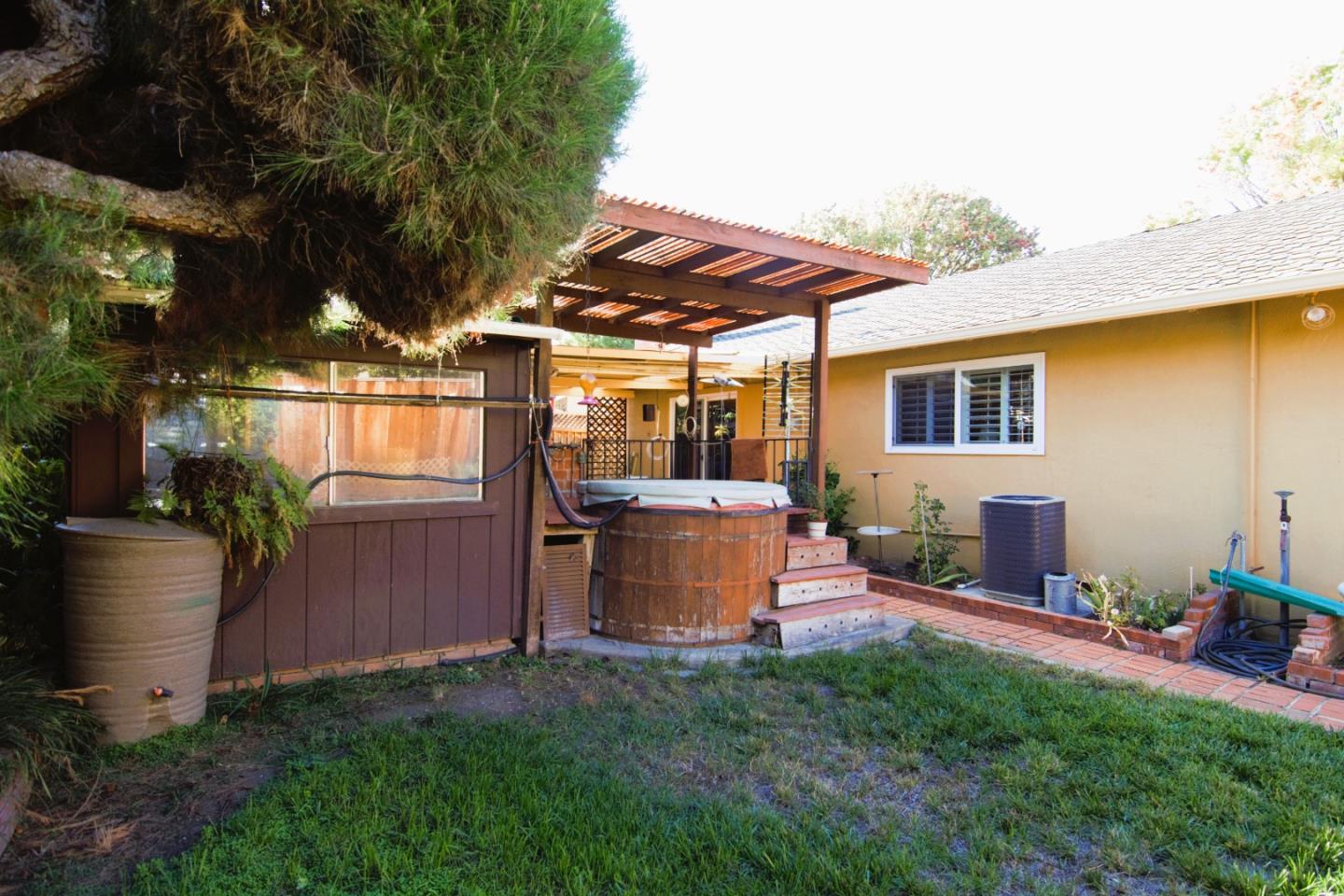 Detail Gallery Image 26 of 33 For 1528 Willowdale Dr, San Jose,  CA 95118 - 4 Beds | 2 Baths