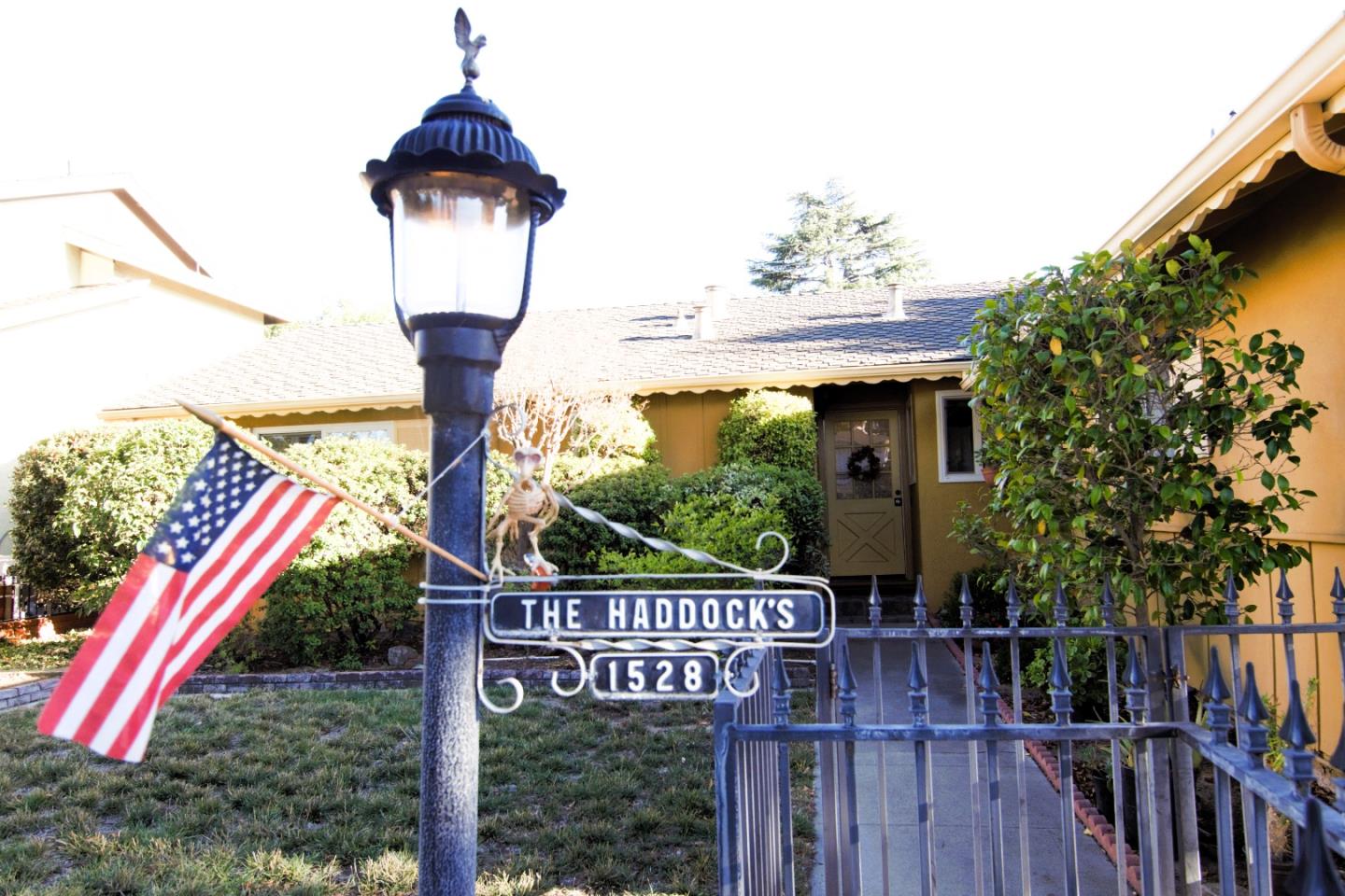 Detail Gallery Image 4 of 33 For 1528 Willowdale Dr, San Jose,  CA 95118 - 4 Beds | 2 Baths