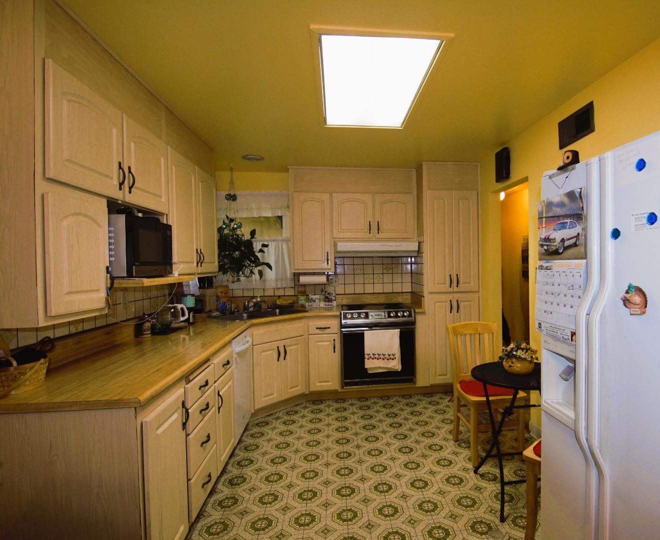 Detail Gallery Image 9 of 33 For 1528 Willowdale Dr, San Jose,  CA 95118 - 4 Beds | 2 Baths