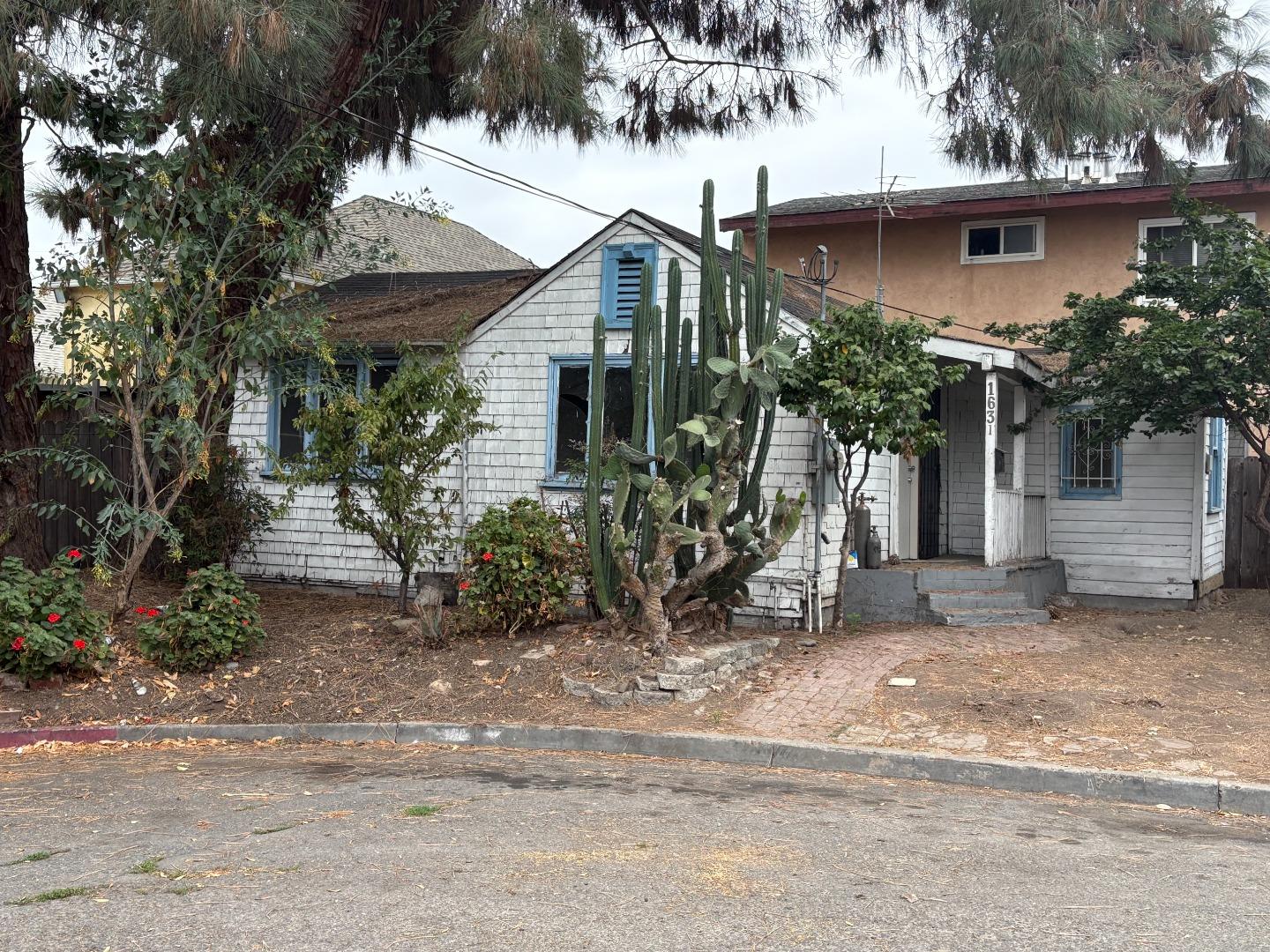 Detail Gallery Image 4 of 7 For 1631 Rosedale Ave, Oakland,  CA 94601 - 1 Beds | 1 Baths