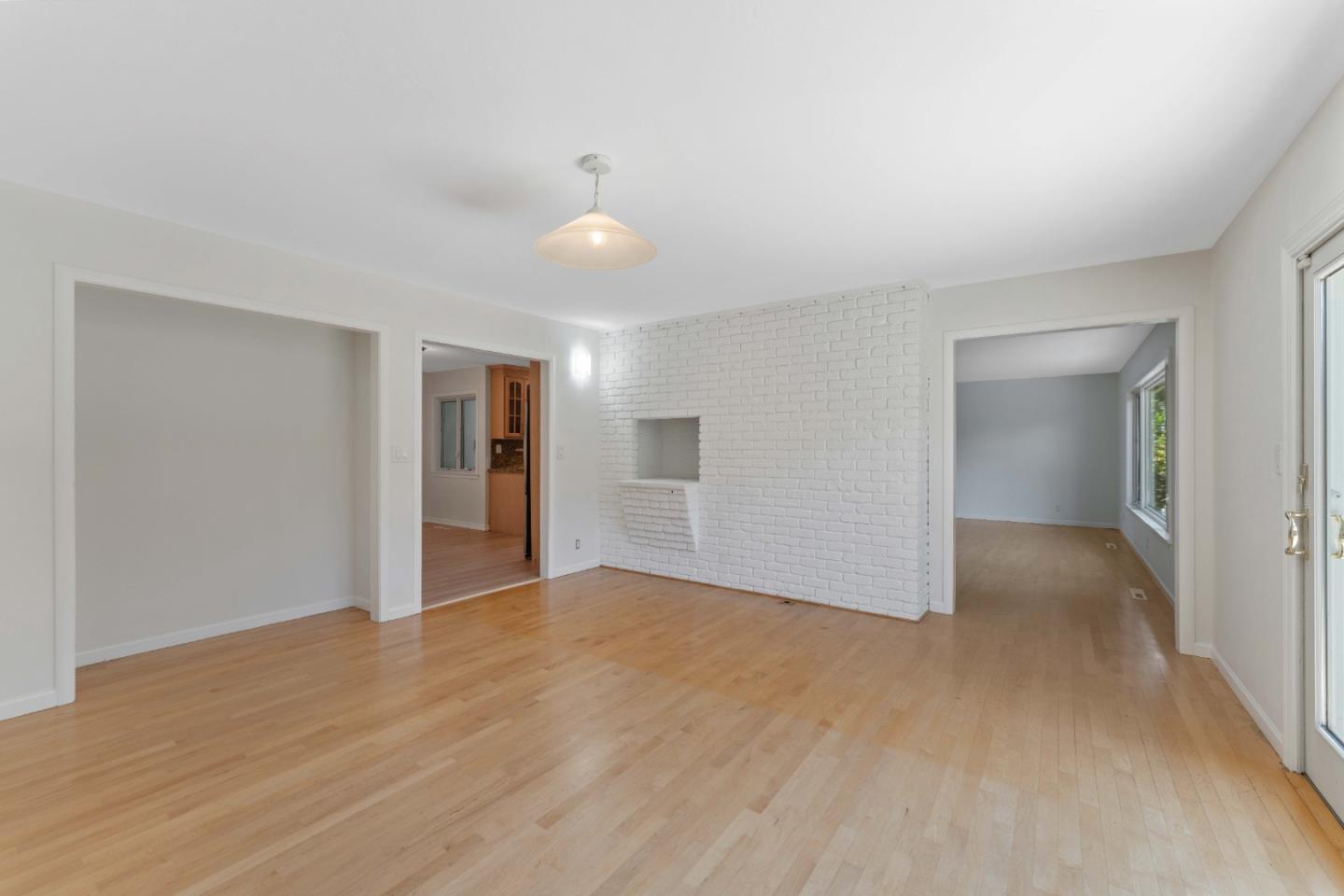 Detail Gallery Image 12 of 25 For 1351 Delfino Way, Menlo Park,  CA 94025 - 3 Beds | 2 Baths