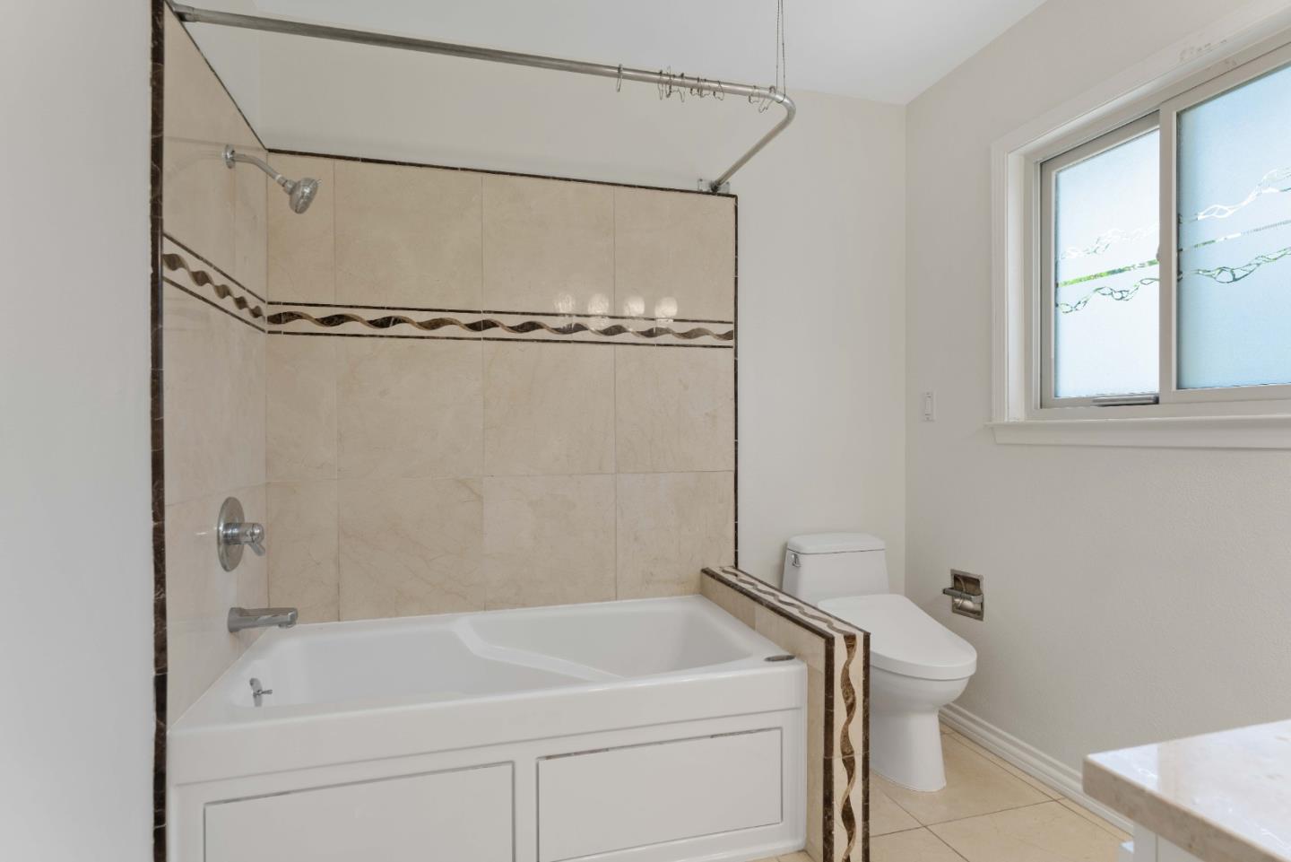 Detail Gallery Image 16 of 25 For 1351 Delfino Way, Menlo Park,  CA 94025 - 3 Beds | 2 Baths