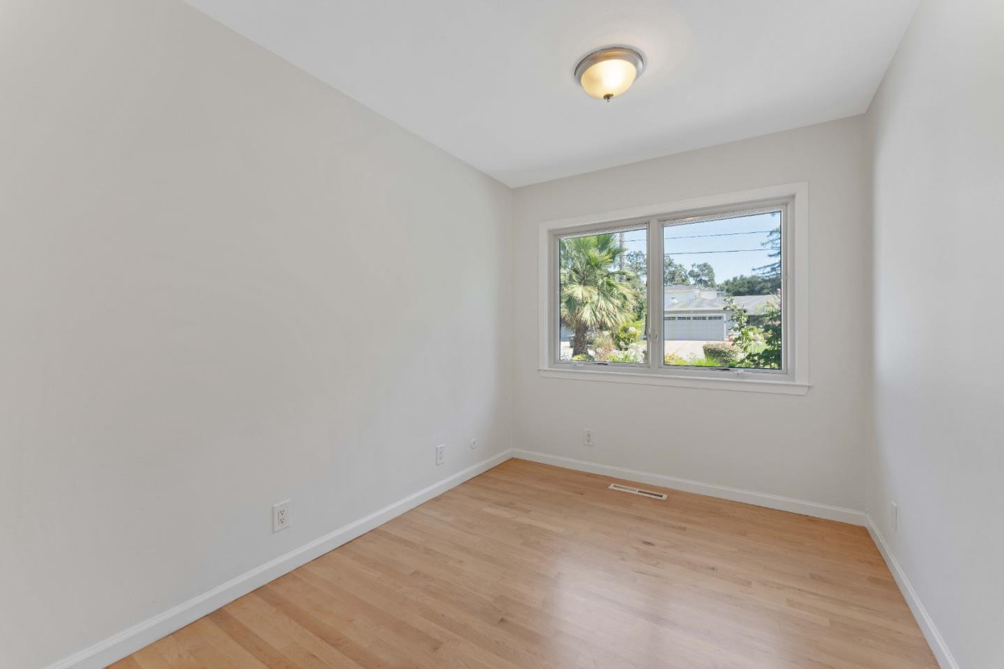 Detail Gallery Image 18 of 25 For 1351 Delfino Way, Menlo Park,  CA 94025 - 3 Beds | 2 Baths