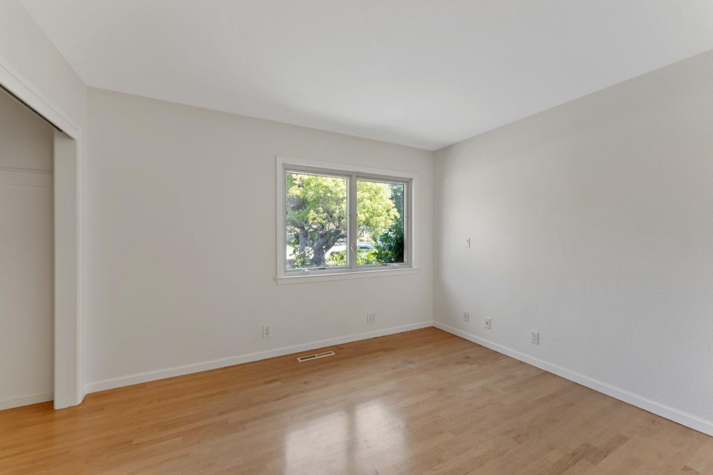 Detail Gallery Image 21 of 25 For 1351 Delfino Way, Menlo Park,  CA 94025 - 3 Beds | 2 Baths