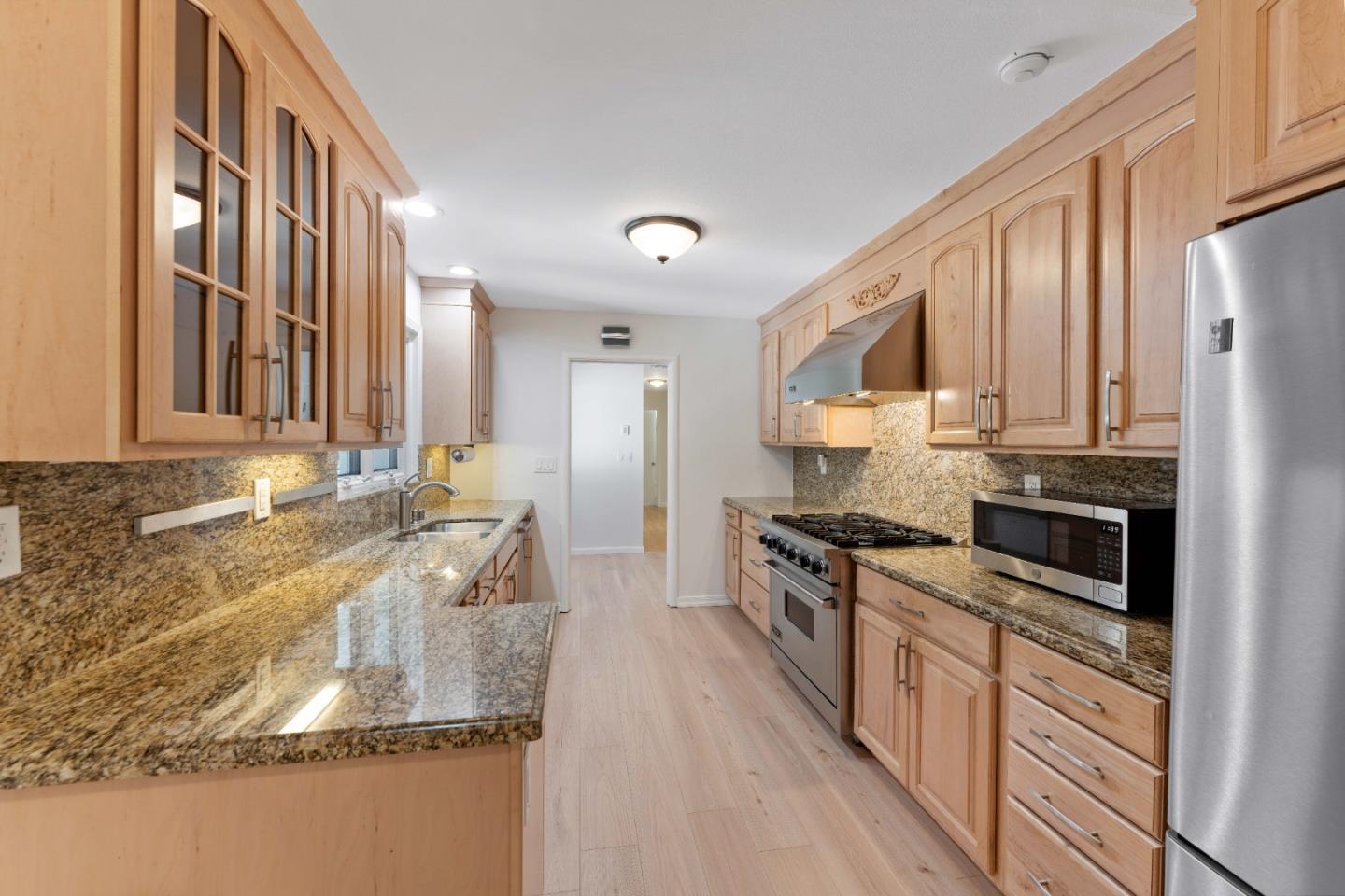 Detail Gallery Image 8 of 25 For 1351 Delfino Way, Menlo Park,  CA 94025 - 3 Beds | 2 Baths