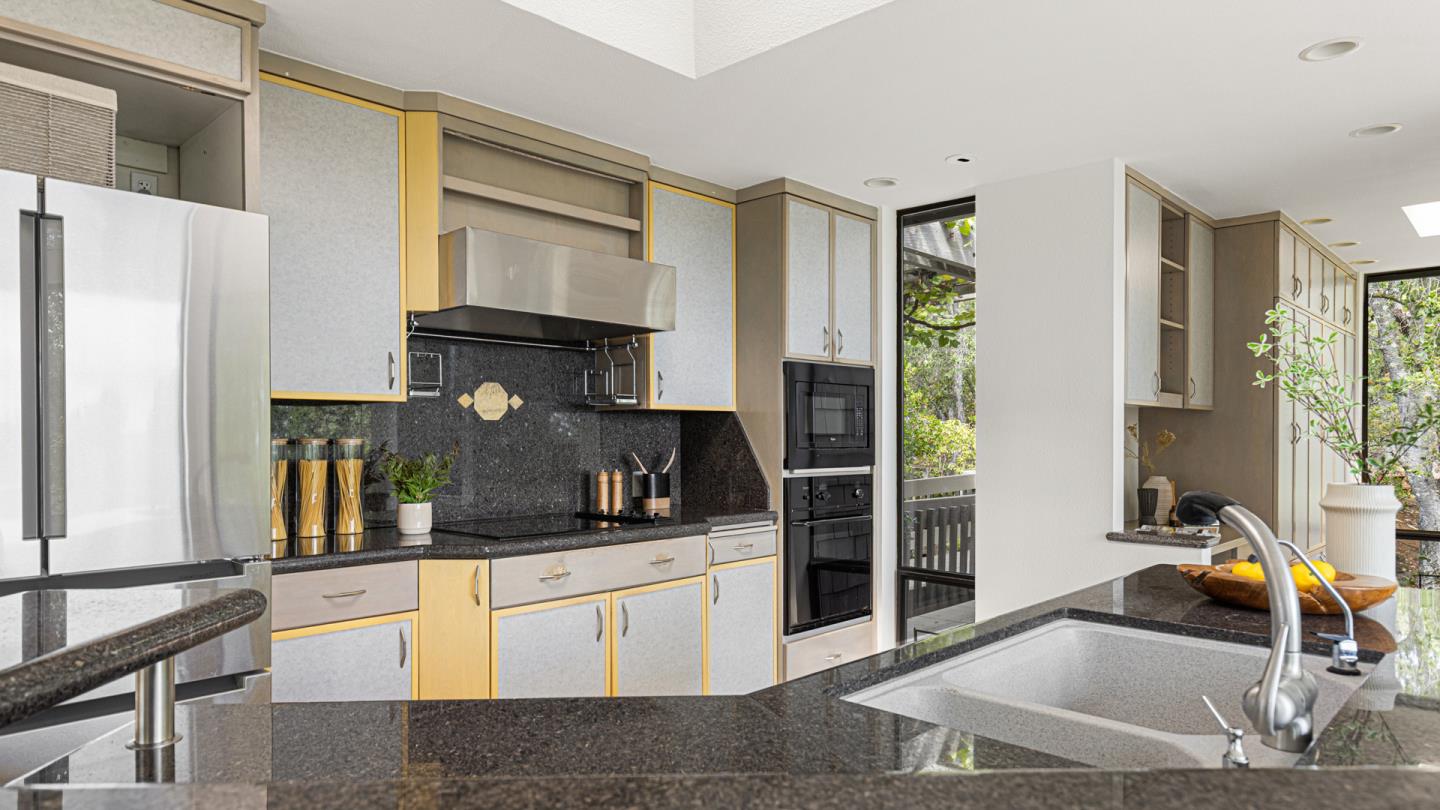 Detail Gallery Image 10 of 59 For 11 Hawk View, Portola Valley,  CA 94028 - 4 Beds | 4 Baths