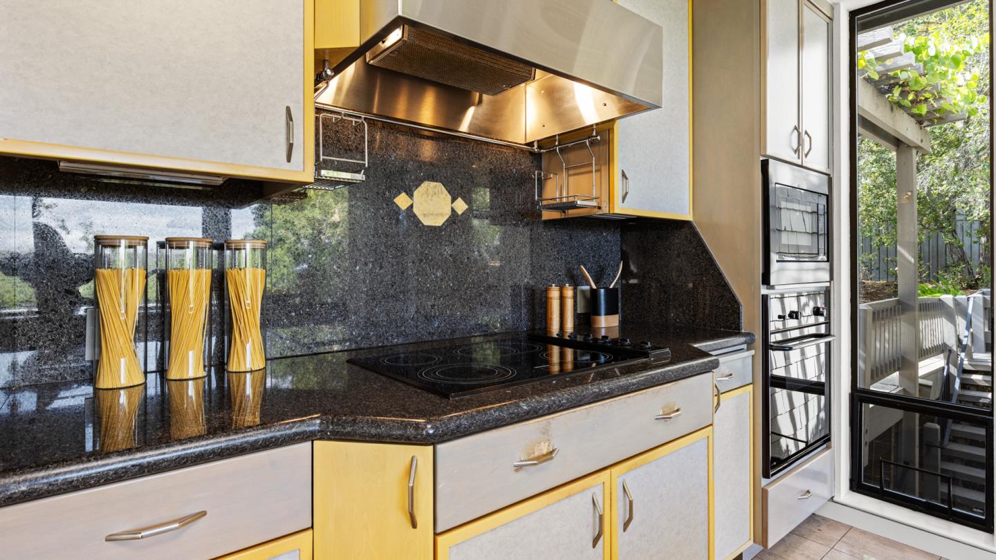 Detail Gallery Image 11 of 59 For 11 Hawk View, Portola Valley,  CA 94028 - 4 Beds | 4 Baths