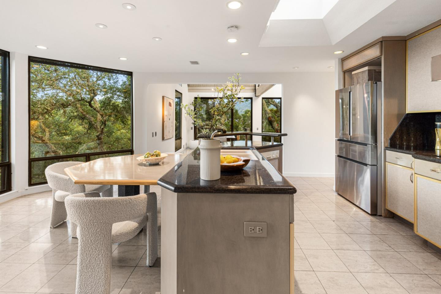 Detail Gallery Image 13 of 59 For 11 Hawk View, Portola Valley,  CA 94028 - 4 Beds | 4 Baths
