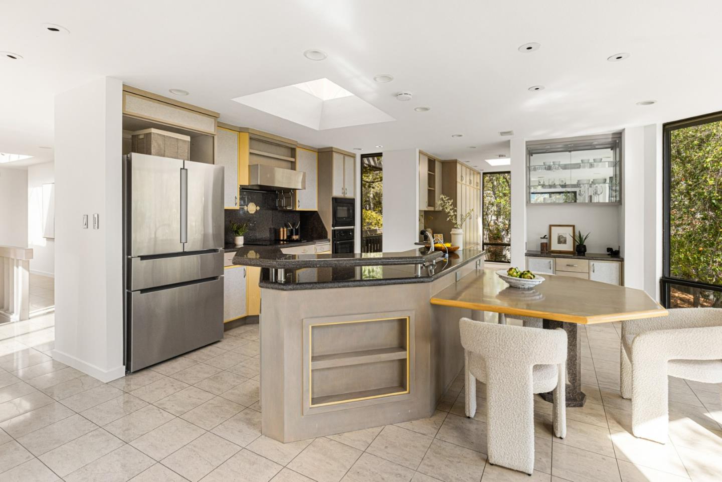 Detail Gallery Image 14 of 59 For 11 Hawk View, Portola Valley,  CA 94028 - 4 Beds | 4 Baths