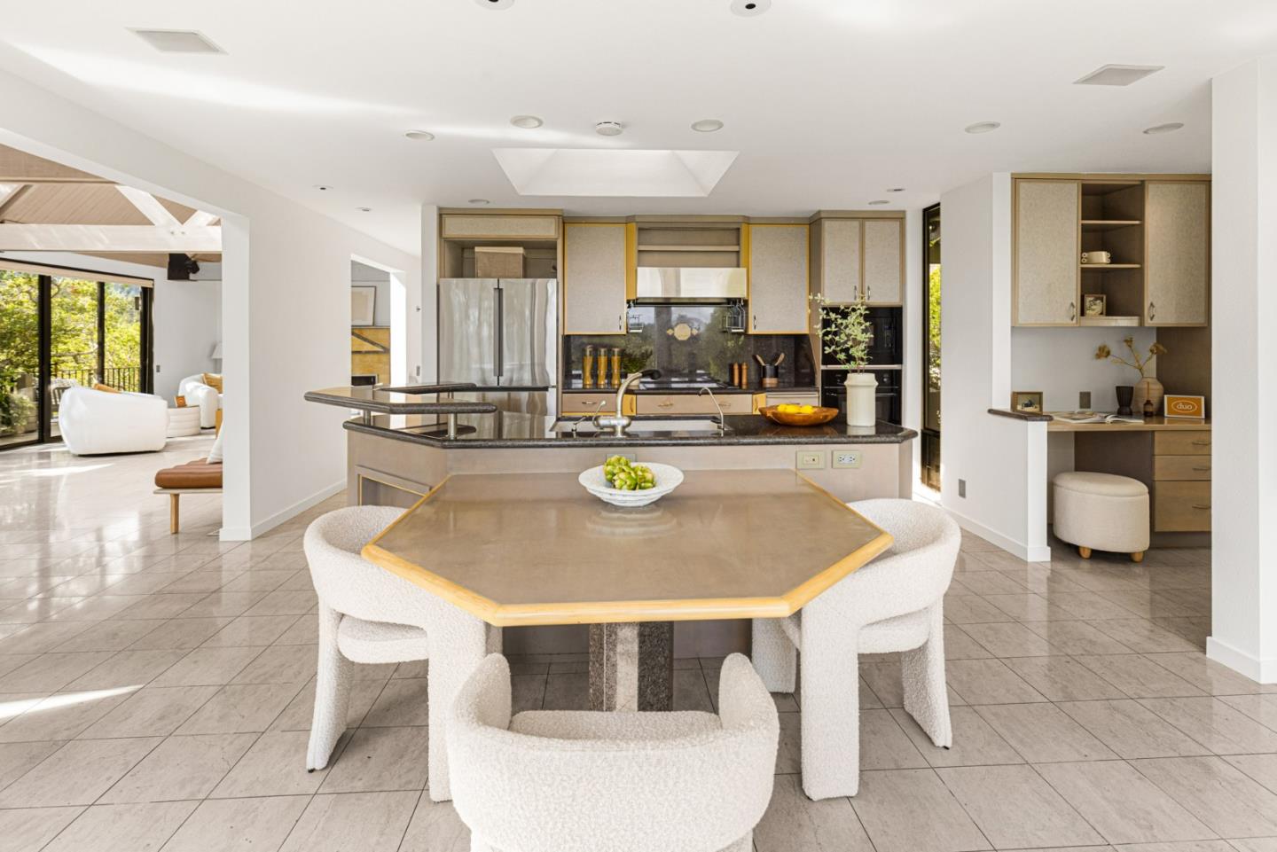 Detail Gallery Image 15 of 59 For 11 Hawk View, Portola Valley,  CA 94028 - 4 Beds | 4 Baths