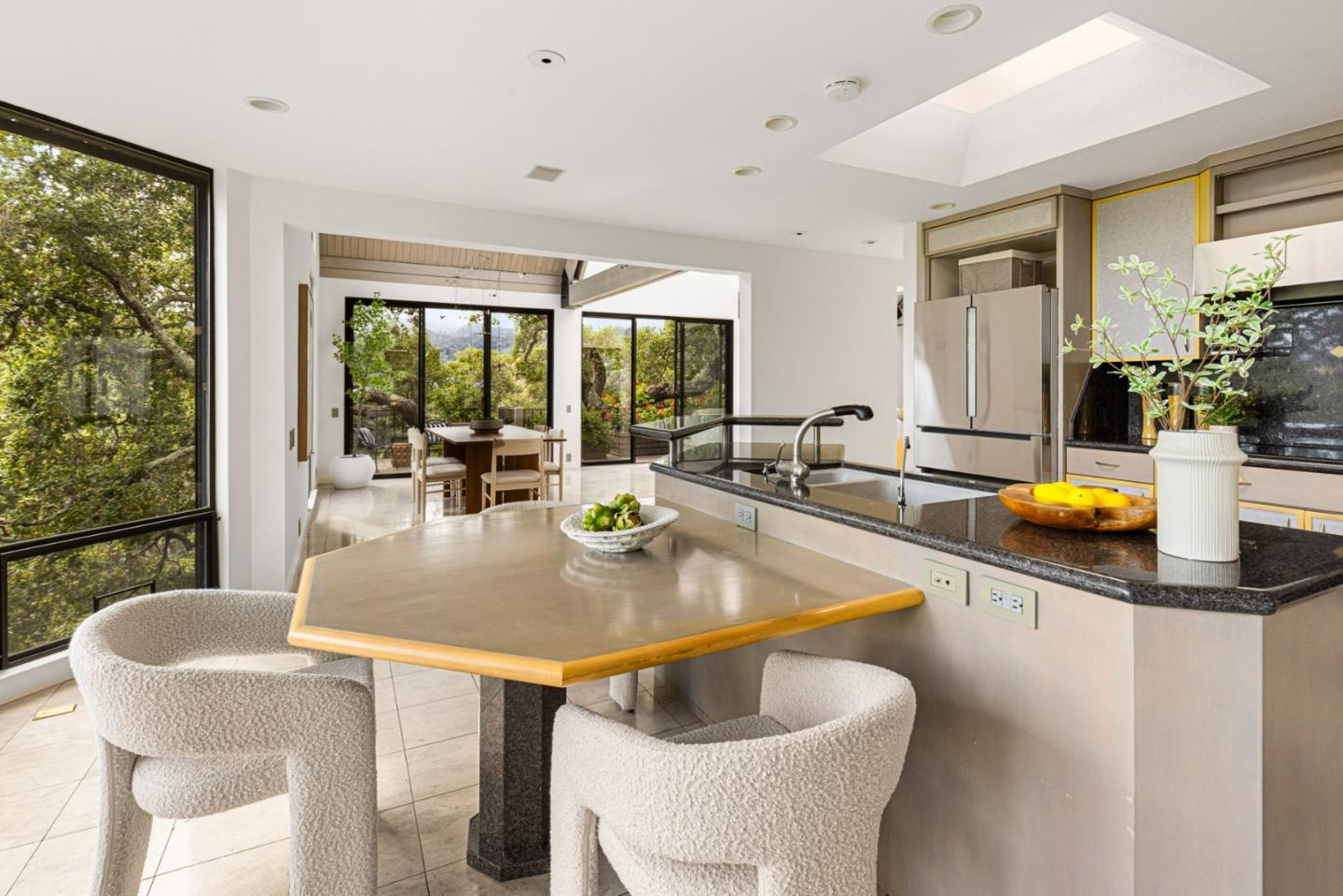 Detail Gallery Image 16 of 59 For 11 Hawk View, Portola Valley,  CA 94028 - 4 Beds | 4 Baths