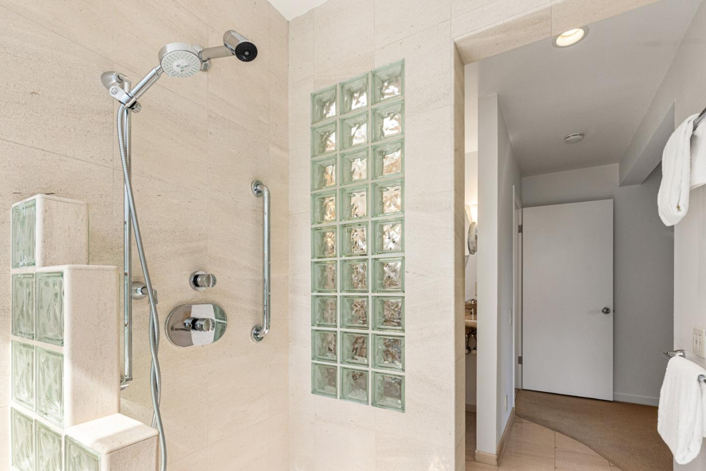 Detail Gallery Image 22 of 59 For 11 Hawk View, Portola Valley,  CA 94028 - 4 Beds | 4 Baths