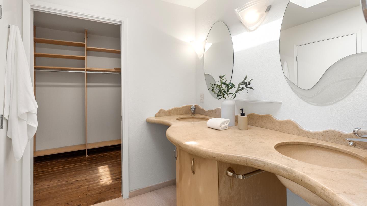 Detail Gallery Image 23 of 59 For 11 Hawk View, Portola Valley,  CA 94028 - 4 Beds | 4 Baths