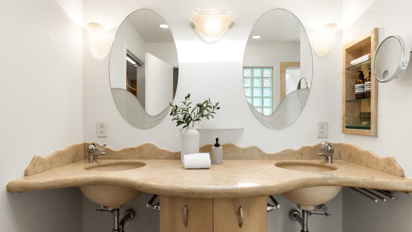 Detail Gallery Image 24 of 59 For 11 Hawk View, Portola Valley,  CA 94028 - 4 Beds | 4 Baths