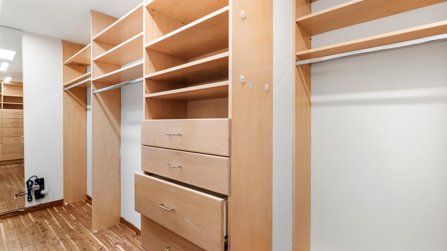 Detail Gallery Image 26 of 59 For 11 Hawk View, Portola Valley,  CA 94028 - 4 Beds | 4 Baths