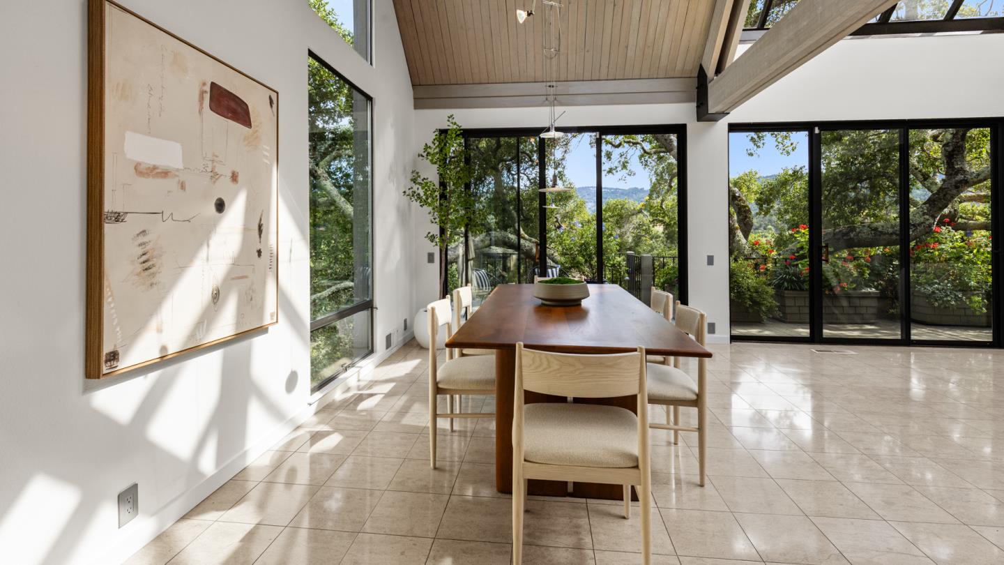 Detail Gallery Image 9 of 59 For 11 Hawk View, Portola Valley,  CA 94028 - 4 Beds | 4 Baths