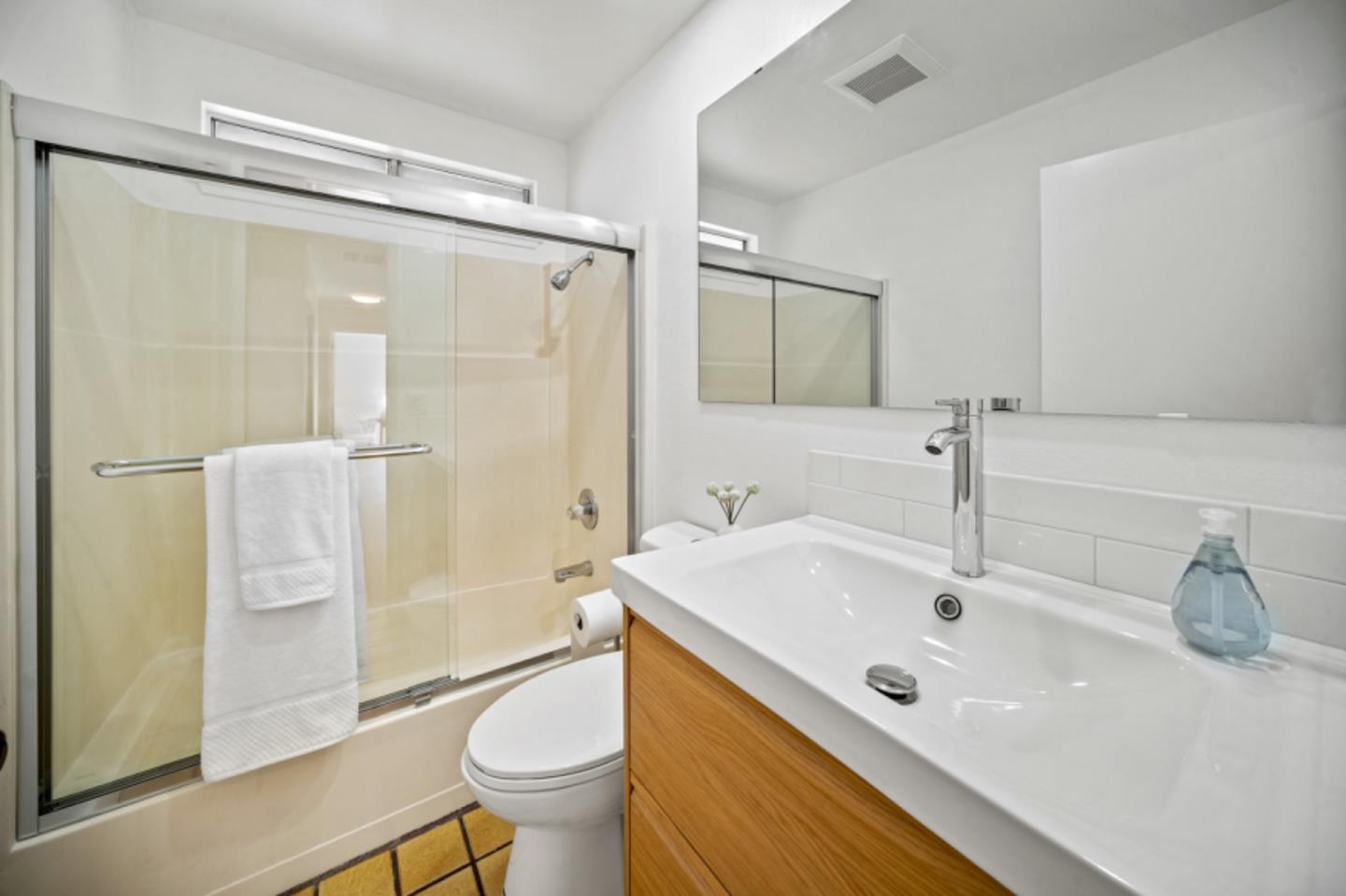 Detail Gallery Image 23 of 27 For 5 Stratford Pl, Monterey,  CA 93940 - 2 Beds | 2 Baths